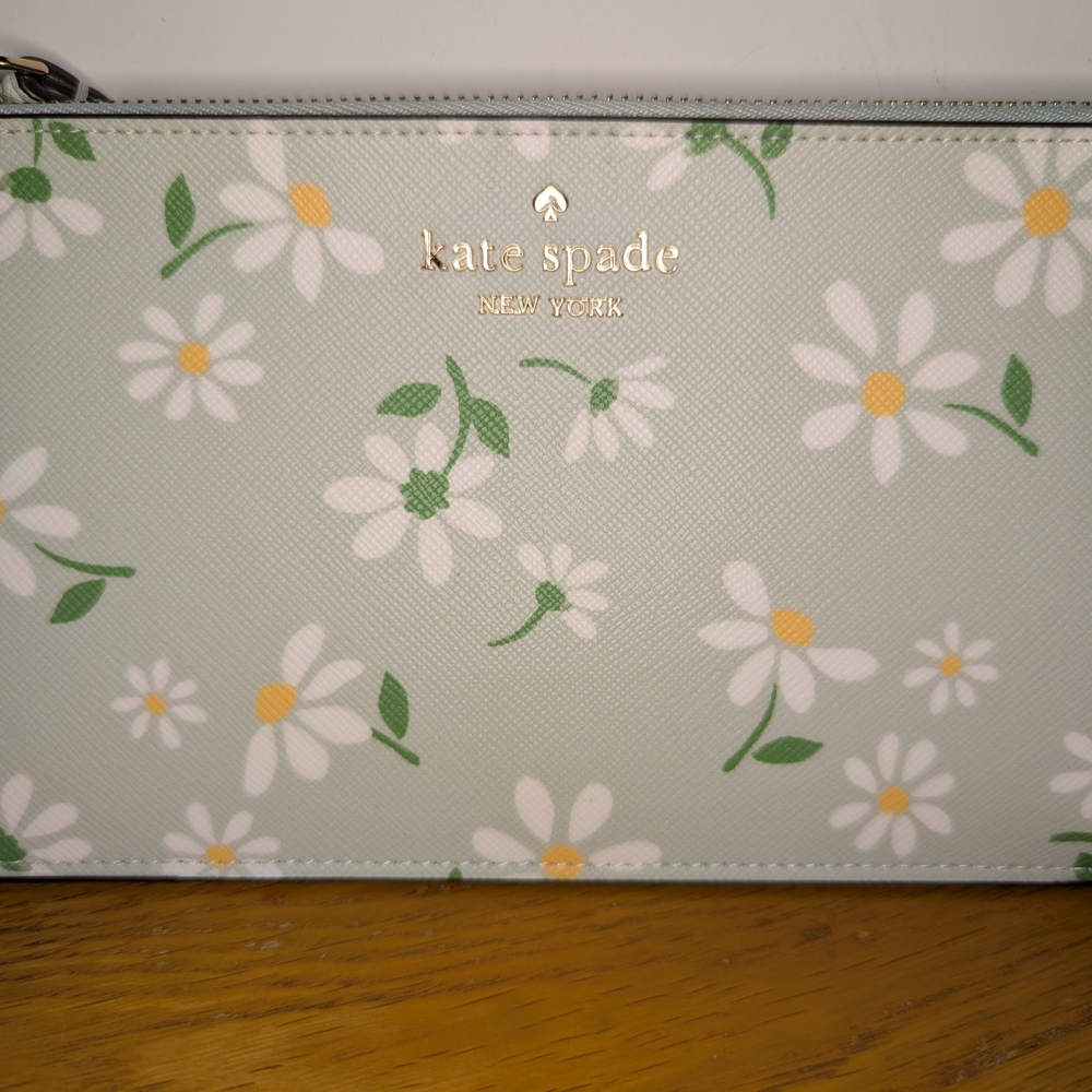 Kate Spade Daisy Floral Wristlet - NWT - Mint Green - Preppy Spring